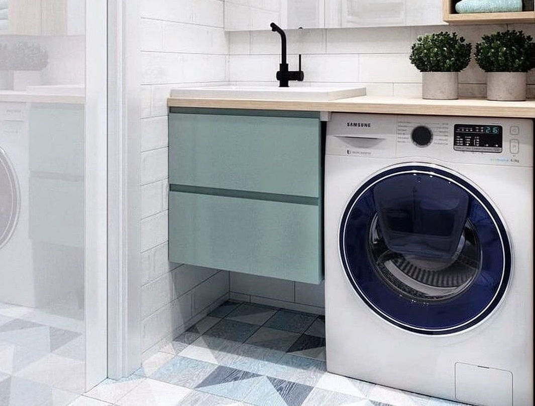 Встраиваемая стиральная машина в ванной