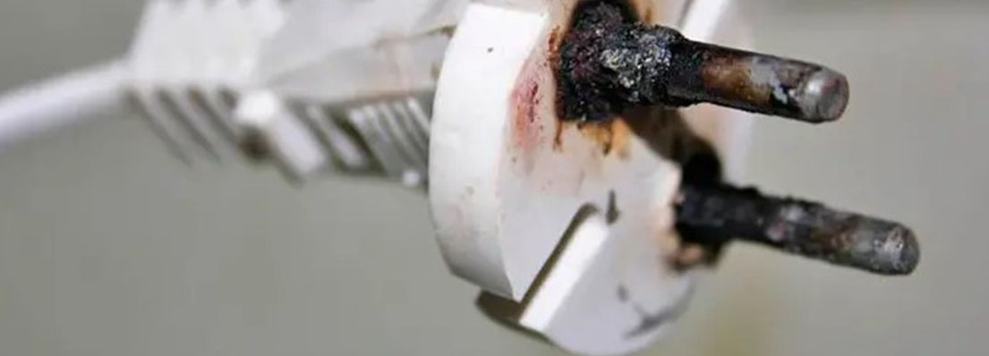 Повреждения шнура питания и вилки 