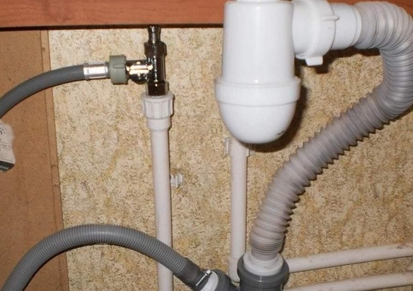 Как установить наливной шланг стиральной машины