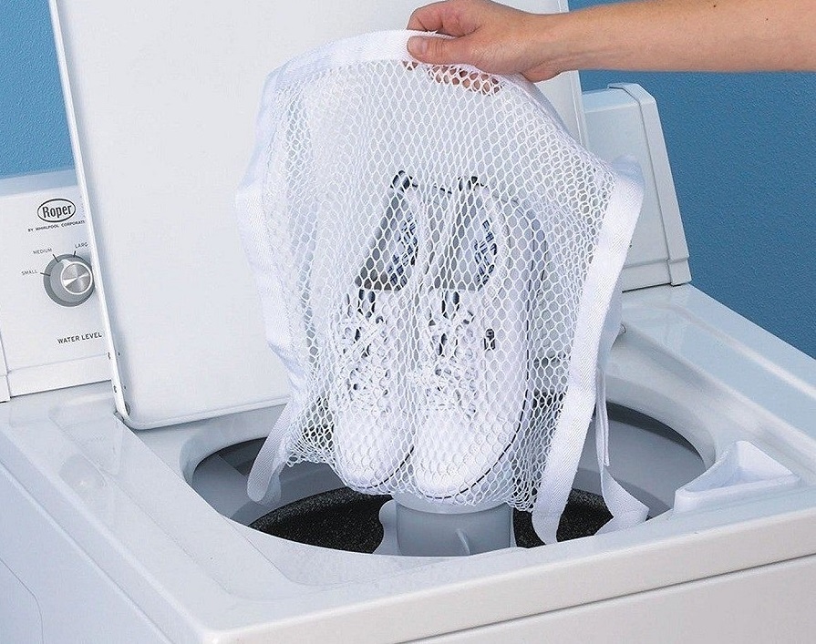 Как стирать кроссовки в стиральной машине