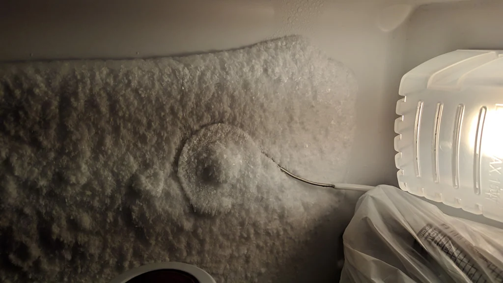 Как предотвратить намерзание льда