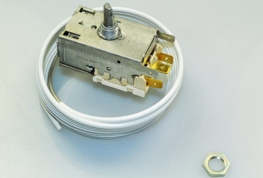  Почему не отключается холодильник