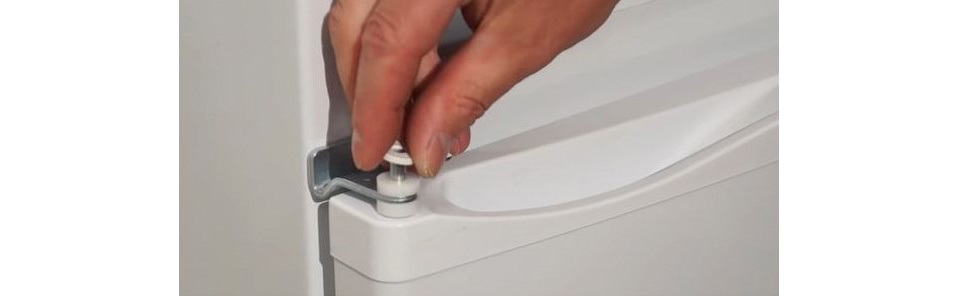 Как перевесить дверь холодильника Bosch 