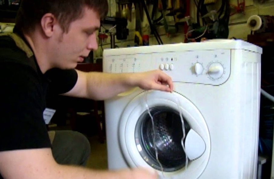 Как открыть заблокированную дверь стиральной машины