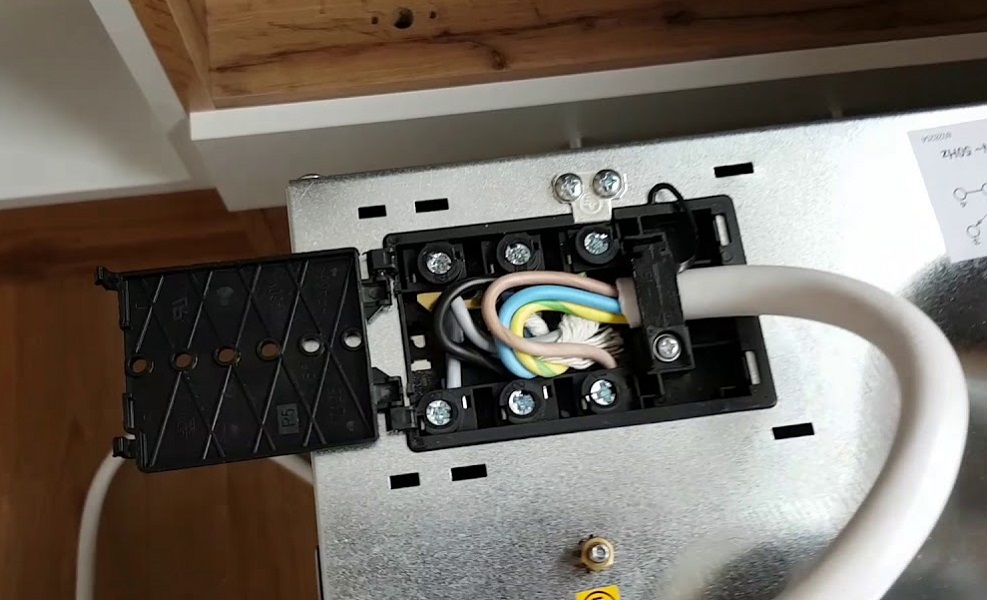 Ошибка E1 на электрической варочной панели