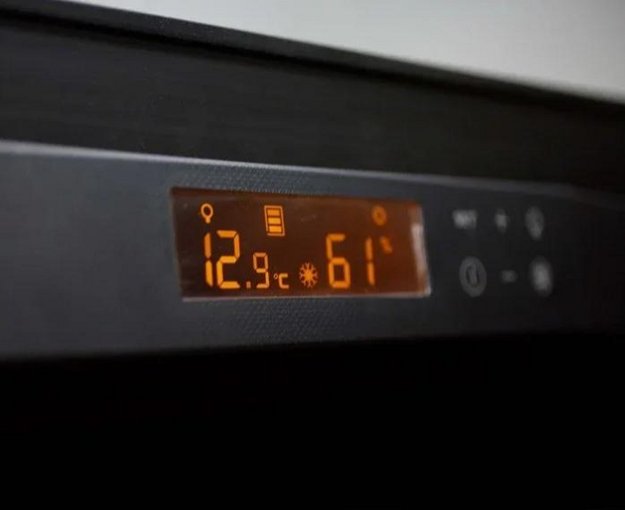 Монотемпературный винный шкаф EuroCave R-400020-S2W в Тюмени (preview 2)