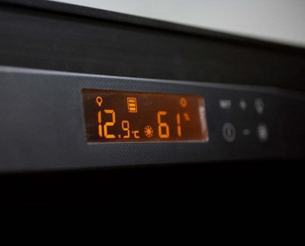 Встраиваемый монотемпературный винный шкаф EuroCave K-800022-L в Тюмени (preview 3)