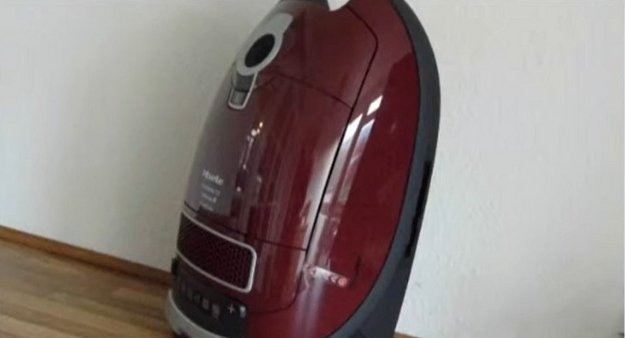 Пылесос Miele SKCR3 Blizzard CX1 Cat&Dog в Тюмени (video 1)