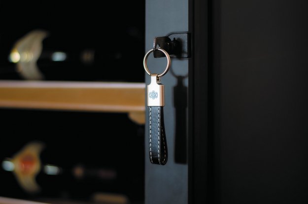 Монотемпературный винный шкаф EuroCave VLP-1003-M в Тюмени (preview 2)