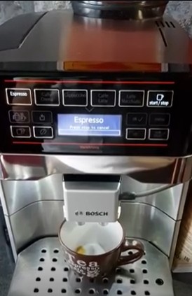 Кофемашина Bosch TKA 8011 в Тюмени (video 2)