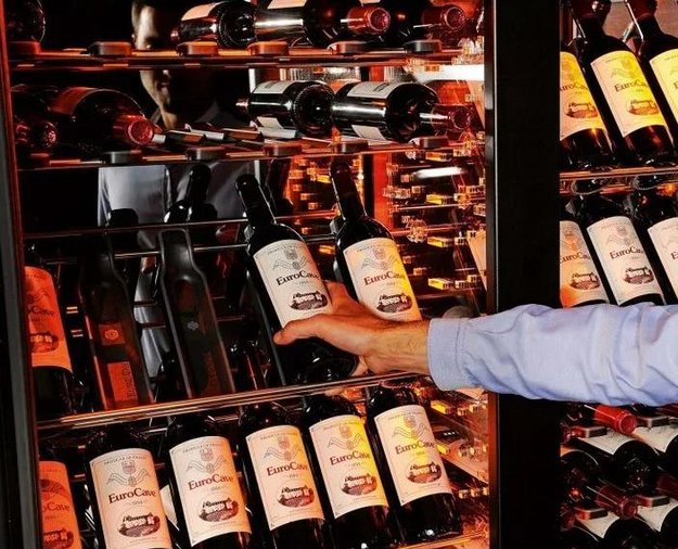 Витрина для вина EuroCave V-90001 в Тюмени (preview 4)