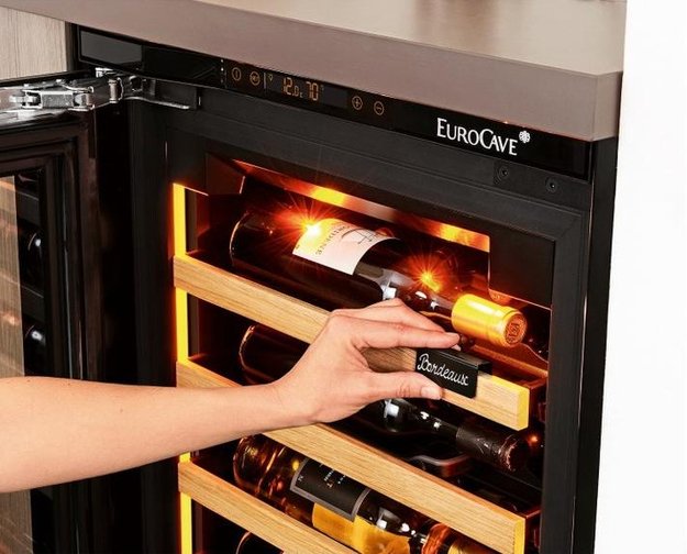 Встраиваемый винный шкаф EuroCave V-INSP-L петли справа в Тюмени (preview 3)