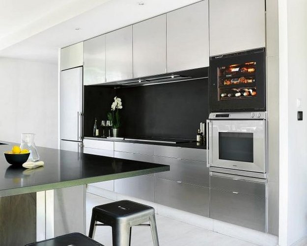 Встраиваемый монотемпературный винный шкаф EuroCave I-090011-XS в Тюмени (preview 2)