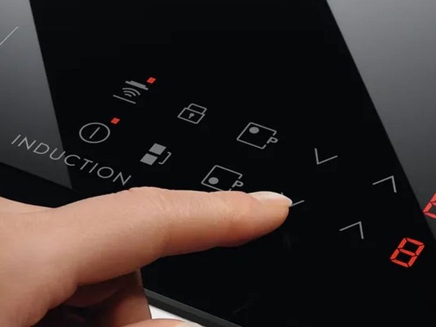 Варочная панель с вытяжкой Electrolux KCC85450 в Тюмени (video 1)