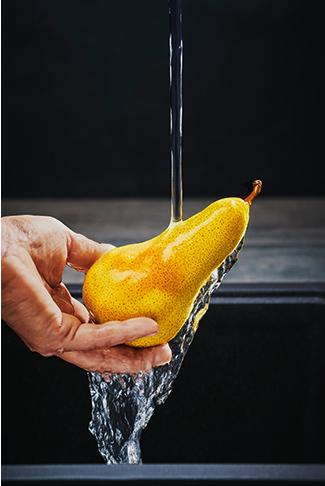 Смеситель Franke Icon с поворотным изливом черный матовый в Тюмени (preview 2)