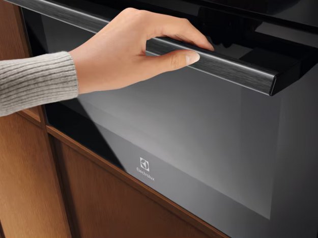 Встраиваемая микроволновая печь Electrolux LVM9E2XZ в Тюмени (preview 3)