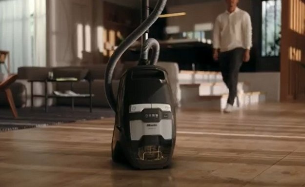 Пылесос Miele SKCR3 Blizzard CX1 Cat&Dog в Тюмени (video 2)