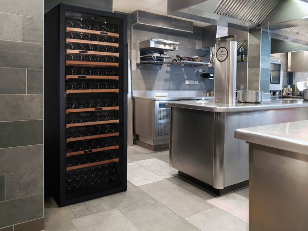 Мультитемпературный винный шкаф EuroCave SLP-1010-L в Тюмени (preview 5)