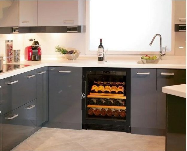 Встраиваемый монотемпературный винный шкаф EuroCave K-800012-S в Тюмени (preview 2)