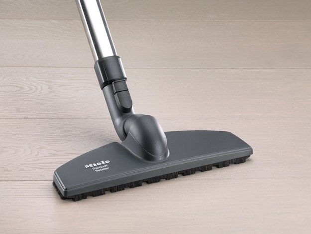 Пылесос Miele Complete С3 Аctive Parquet PowerLine SGDF3 белый в Тюмени (фото 5) Пылесос Miele Complete С3 Аctive Parquet PowerLine SGDF3 белый в Тюмени (preview 5)