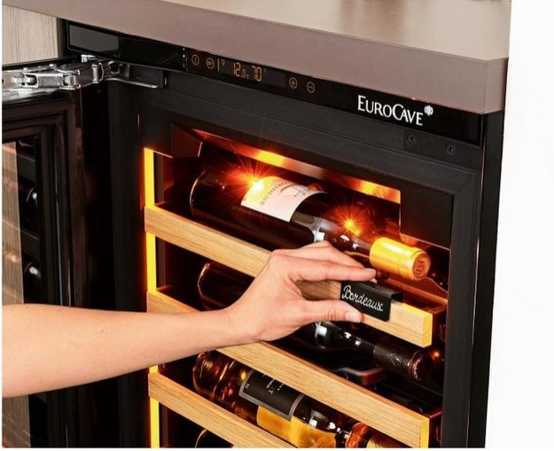 Встраиваемый винный шкаф EuroCave V-INSP-L петли слева в Тюмени (preview 5)