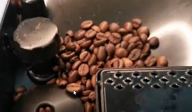 Встраиваемая кофемашина Electrolux KBC85Z в Тюмени (video 2)