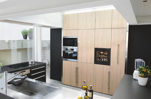 Встраиваемый монотемпературный винный шкаф EuroCave I-090011-XS в Тюмени (preview 4)