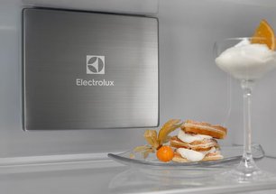 Встраиваемый холодильник Electrolux ENP7TD75S фото 4 в Тюмени