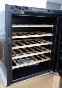 Монотемпературный винный шкаф Indel B BUILT-IN 36 HOMME PLUS фото 4 в Тюмени