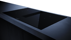 Индукционная варочная панель с вытяжкой Kuppersbusch KMI 8350.0 SR Black Chrome фото 3 в Тюмени