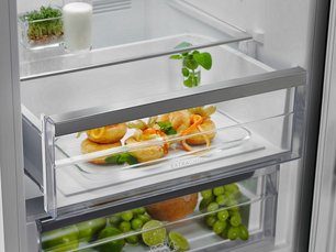 Холодильник Электролюкс RNC7ME34W2 фото 4 в Тюмени Холодильник Electrolux RNC7ME34W2 фото 4 в Тюмени