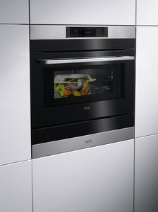 Духовой шкаф с СВЧ CombiQuick АЕГ KMK768080M фото 2 в Тюмени Духовой шкаф с СВЧ CombiQuick AEG KMK768080M фото 2 в Тюмени