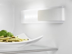 Холодильник Electrolux ENN 92853 CW фото 2 в Тюмени