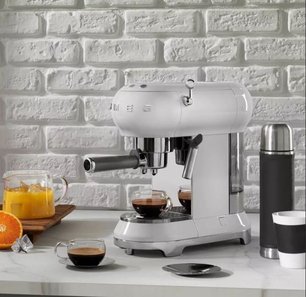 Кофемашина Смег ECF01WHEU фото 4 в Тюмени Кофемашина Smeg ECF01WHEU фото 4 в Тюмени