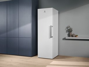 Морозильная камера Электролюкс RUT5NF28W1 фото 3 в Тюмени Морозильная камера Electrolux RUT5NF28W1 фото 3 в Тюмени
