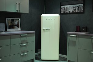 Холодильник Smeg CVB20RP фото 3 в Тюмени