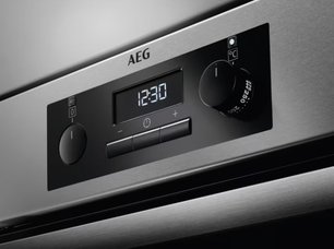 Духовой шкаф АЕГ BEB351110M фото 3 в Тюмени Духовой шкаф AEG BEB351110M фото 3 в Тюмени
