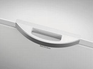 Морозильный ларь Electrolux LCB3LF38W0 фото 3 в Тюмени