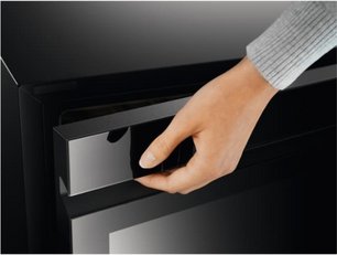 Встраиваемый винный шкаф AEG AWUS018B7B фото 4 в Тюмени