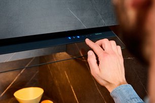 Вытяжка Фалмек VIRGOLA TOUCH NRS BLACK 120 фото 2 в Тюмени Вытяжка Falmec VIRGOLA TOUCH NRS BLACK 120 фото 2 в Тюмени