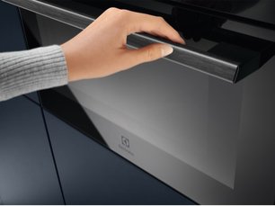 Духовой шкаф Электролюкс EVL8E08Z фото 4 в Тюмени Духовой шкаф Electrolux EVL8E08Z фото 4 в Тюмени