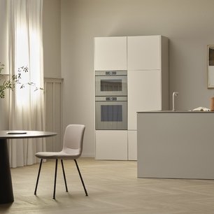 Встраиваемый паровой шкаф V-Zug CombiSteamer V4000 45 CS4T-23031 черное стекло фото 4 в Тюмени