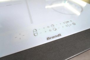 Индукционная варочная панель Brandt BPI164DUW фото 3 в Тюмени