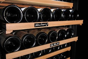 Монотемпературный винный шкаф EuroCave V-LAPREM-M VLP-1001-M фото 2 в Тюмени