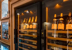 Монотемпературный винный шкаф + дополнительная подсветка EuroCave V-PURE-L P-300057-L фото 2 в Тюмени