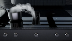 Индукционная варочная поверхность с вытяжкой Kuppersbusch KMI 12850.0 SR-S Gold фото 3 в Тюмени