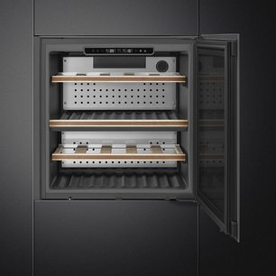 Встраиваемый холодильный шкаф для вина Smeg CVI129B3 фото 3 в Тюмени