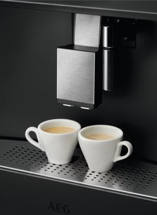 Встраиваемая кофемашина АЕГ KKK994500M фото 3 в Тюмени Встраиваемая кофемашина AEG KKK994500M фото 3 в Тюмени