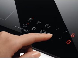 Индукционная варочная панель Electrolux LIR60433B фото 4 в Тюмени