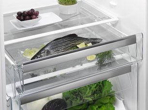 Холодильник Электролюкс EN3889MFW фото 3 в Тюмени Холодильник Electrolux EN3889MFW фото 3 в Тюмени